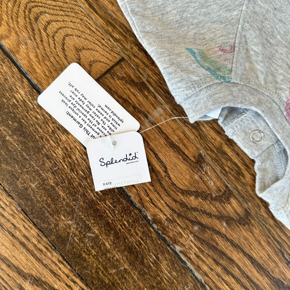 ✨NWT✨ Splendid Rainbow baby romper, size 3-6 months - Picture 3 of 6